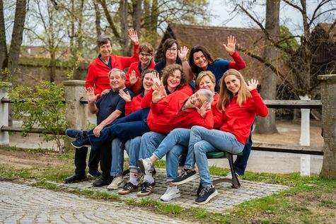 Das Team wirkt freundlich und professionell.
